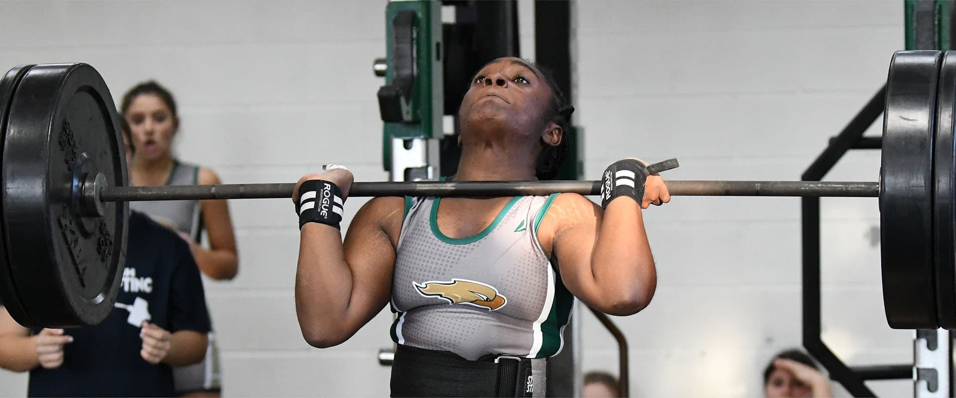 Studentlifting weights